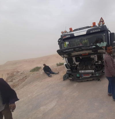 تصادم سياره نقل مع سياره ربع نقل بطريق مصر السويس