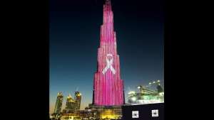 برج خليفة يكتسي باللون الوردي .. تعرف على السبب؟!
