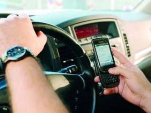 عقوبة قاسية لاستخدام الهاتف المحمول أثناء القيادة في قانون المرور الجديد