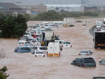 امطار غزيرة تضرب جنوب افريقيا ووفاة ٢٥٦شخص حتي الان