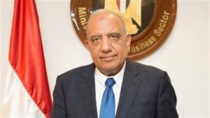 وزير قطاع الأعمال العام يتفقد مصانع الأسمدة ومصر إيران بالسويس اليوم
