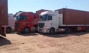 تجدد أزمة تكدس الشاحنات على الحدود السودانية بسبب منع التأشيرات للسائقين