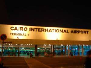 انقطاع الكهرباء بمطار القاهرة الدولي لمدة ساعة ....