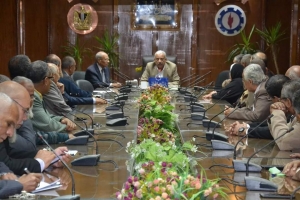 صقر يلتقي ممثلي الجمعيات الأهلية بالسويس