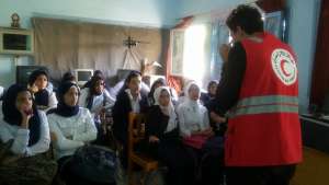 الهلال الأحمر المصرى فرع السويس يستكمل مبادرة أنت الأقرب للمصاب بزيارة مدرسة الثانوية الجديدة  بنات