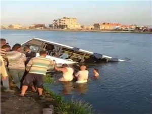 تمكنت قوات الإنقاذ النهري بالدقهلية من انتشال 3 جثث و6 مصابين في حادث سقوط ميني باص بترعة السلام
