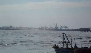 مواني البحر الأحمر: اغلاق مواني السويس الأربعة لسوء الأحوال الجوية