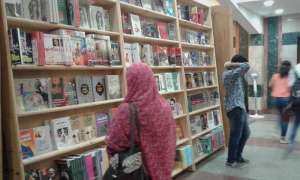 معرض السويس للكتاب بقصر الثقافه بين اقبال السوايسه وروائع الكتب
