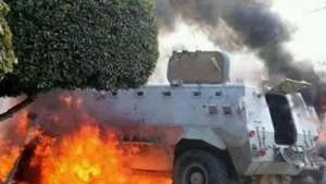 استشهاد وإصابة 7 مجندين بانفجار عبوة بمدرعة في وسط سيناء