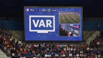 اليوم بدء التجارب الفنية على تطبيق VAR في الملاعب المصرية