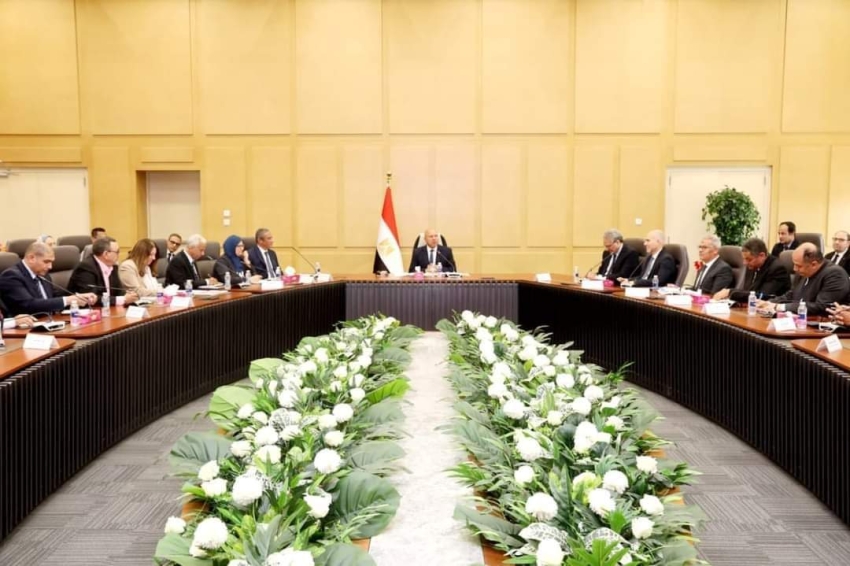 كامل الوزير  يعقد لقاء موسعا مع قيادات وزارة الصناعة لتحديد مستهدفات المرحلة المقبلة