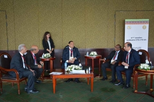 هشام  يلتقى سفير بعثة الإتحاد الأفريقى بالقاهرة ونائب رئيس إتحاد مجالس ومدن الكاميرون