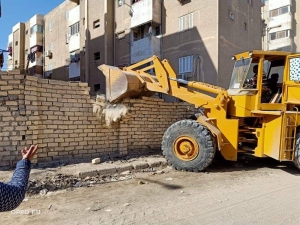 حي الاربعين يقوم برفع الاشغالات من شارع محمد رضوان وحول الملعب المفتوح بحي الكويت