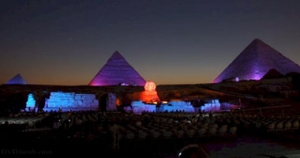 إنارة الأهرامات وأبو الهول احتفالا بيوم السياحة العالمي
