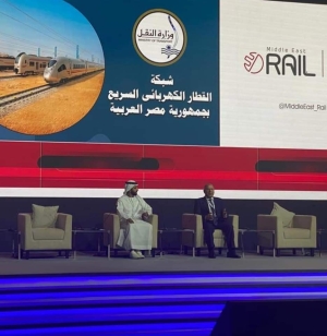 وزير النقل يستعرض مشروع شبكة القطار الكهربائي السريع بجمهورية مصر العربية