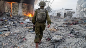 تنفيذ إسرائيل لمخططها بتهجير سكان قطاع غزة خارج القطاع واحتلال محور فيلادلفيا
