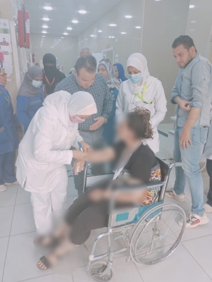 بالصور : مستشفى السويس العام تستقبل( 15 )مصابا في ثلاثة حوادث مختلفه بطريق السخنه