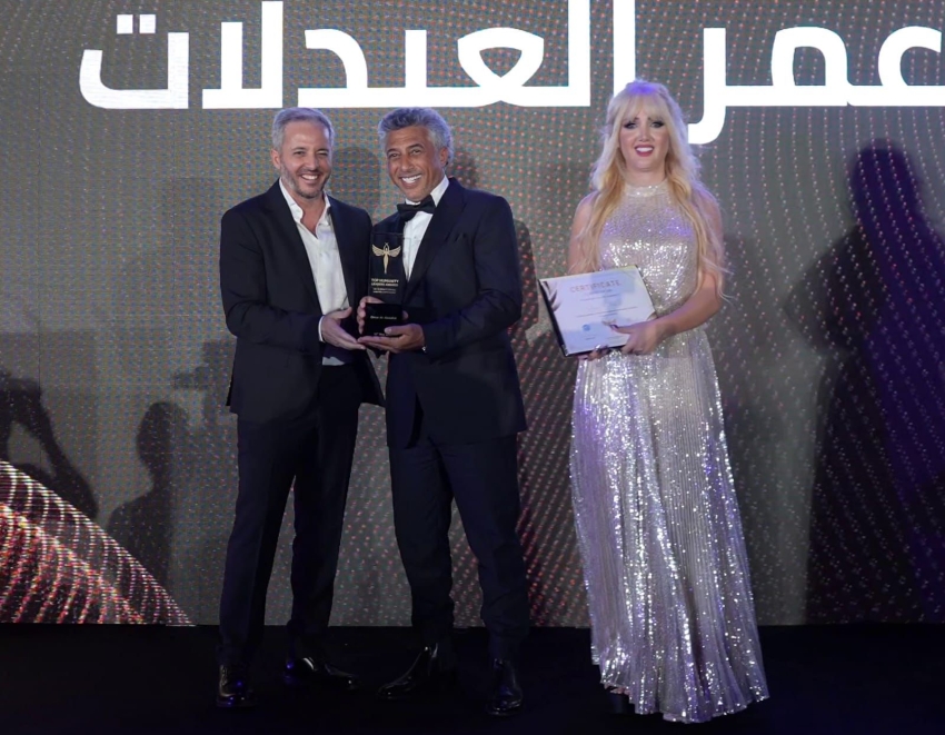 الإمارات تكرم &quot;صوت الأردن&quot; الفنان عمر العبداللات بجائزة قادة العمل الإنساني