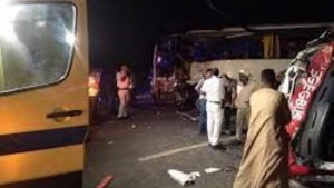مصرع وإصابة 29 شخصا فى تصادم مروع على طريق الصحراوي