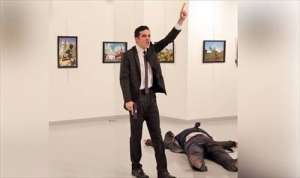 صورة مقتل السفير الروسي بتركيا تفوز بجائزة دولية