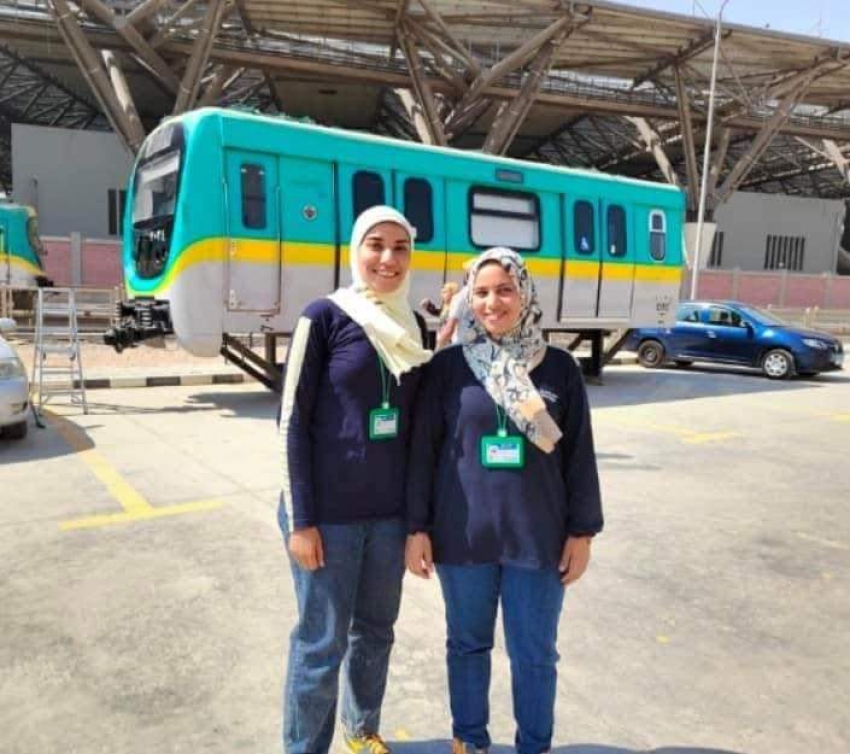 أول فتاتين تقودان مترو الأنفاق في مصر