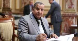 نائب السويس عبد الحميد كمال يطالب الحكومة بحل مشاكل عمال شركات النقل المباشر ومصر ايران