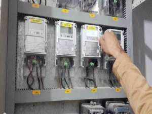 الحكومة تنفي إقرار زيادات جديدة في أسعار الكهرباء