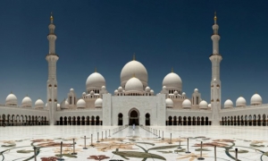 مسجد الشيخ زايد بأبو ظبي ضمن أشهر الأماكن السياحية في العالم