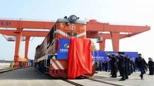 انطلاق أول قطار شحن من الصين إلى بريطانيا