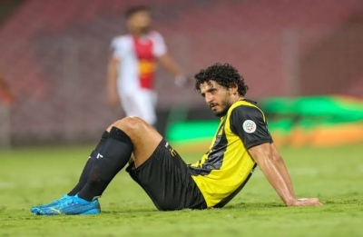 جماهير الاتحاد تدعم أحمد حجازي بعد هدفه في مرماه أمام الهلال السعودي