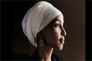 أول مسلمة بالكونجرس تقود نواب أمريكيون لإسقاط قانون منع الحجاب