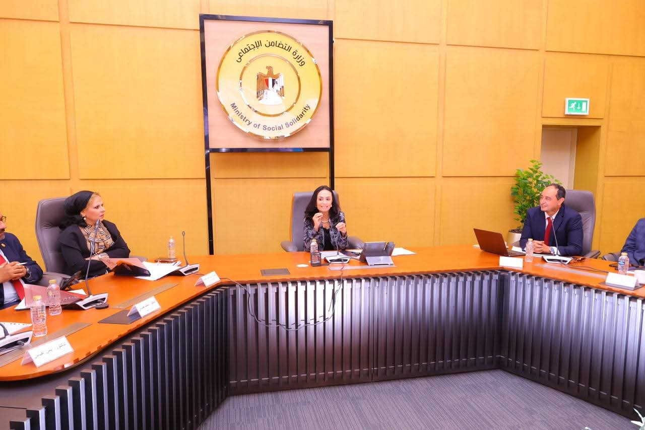 Dr. Morsi leads Addiction Fund meeting